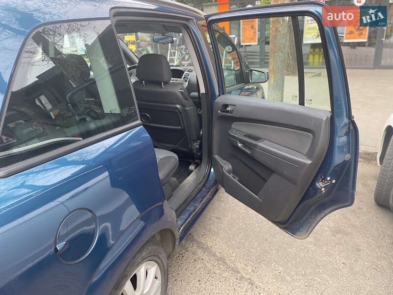 Мінівен Opel Zafira 2006 в Дніпрі