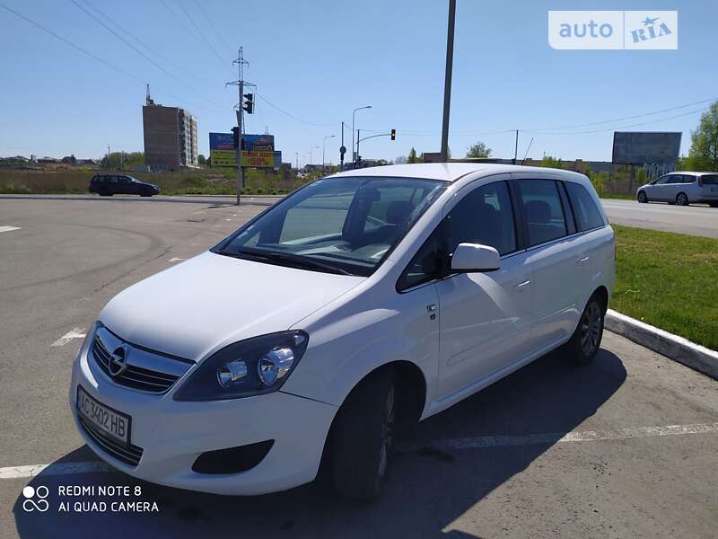 Минивэн Opel Zafira 2010 в Луцке