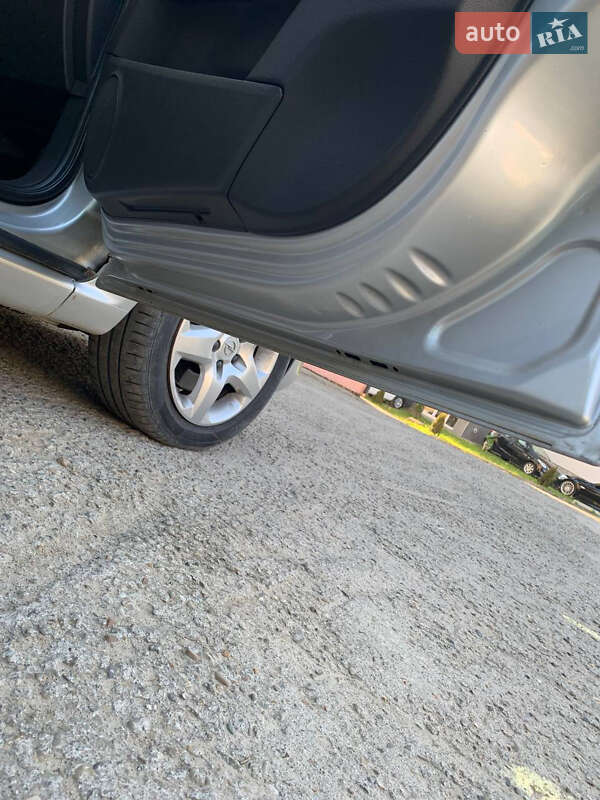 Минивэн Opel Zafira 2008 в Черновцах