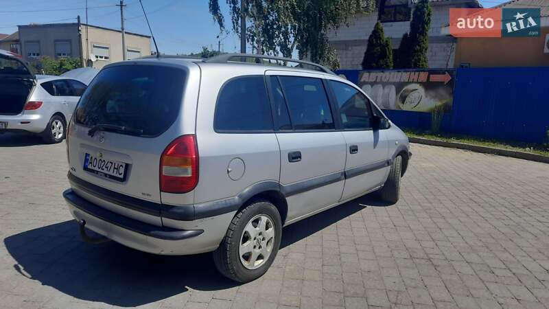 Минивэн Opel Zafira 2001 в Мукачево