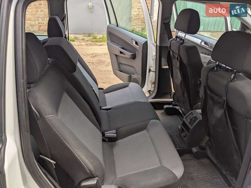 Мінівен Opel Zafira 2012 в Конотопі