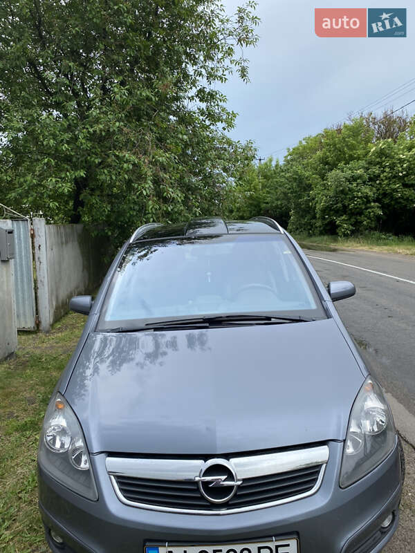 Мінівен Opel Zafira 2005 в Києві