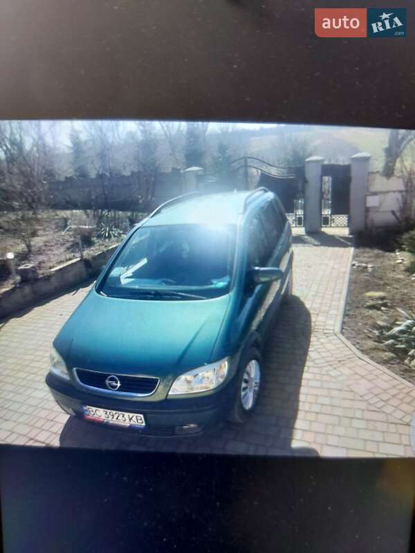 Минивэн Opel Zafira 2002 в Мостиске