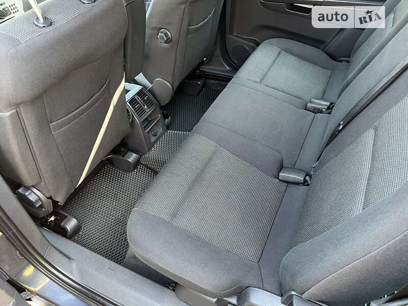 Минивэн Opel Zafira 2009 в Полтаве