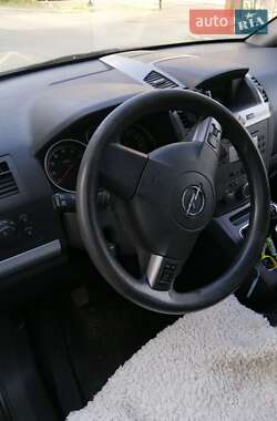 Минивэн Opel Zafira 2005 в 