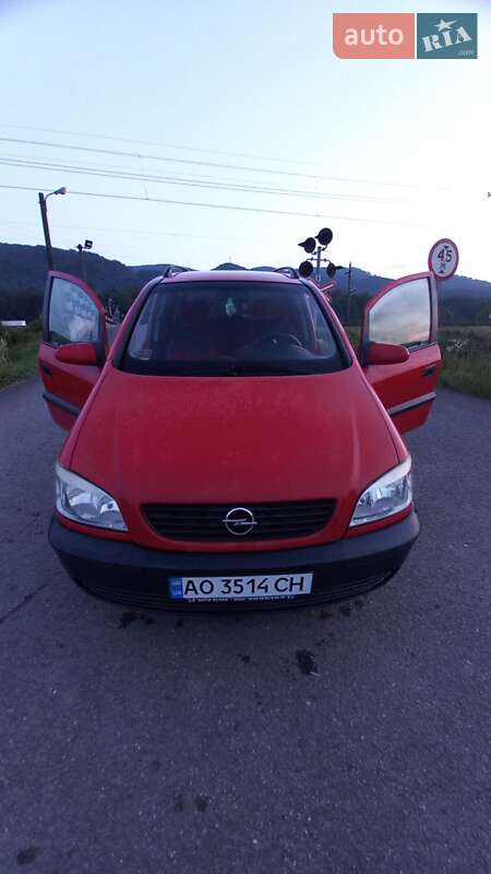 Минивэн Opel Zafira 2001 в Великом Березном