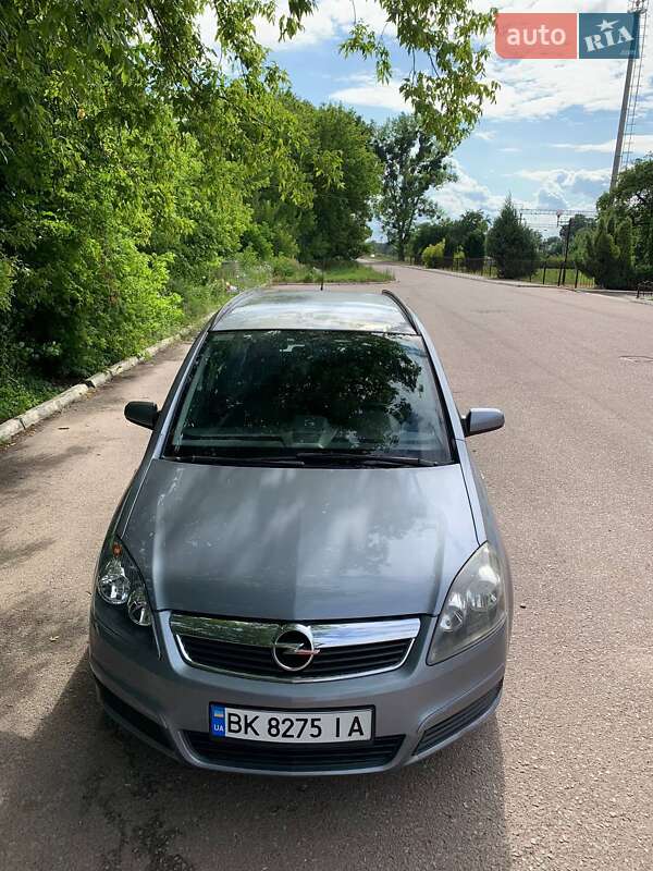 Мінівен Opel Zafira 2005 в Радивиліві
