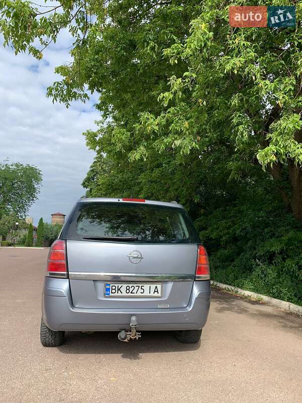 Мінівен Opel Zafira 2005 в Радивиліві