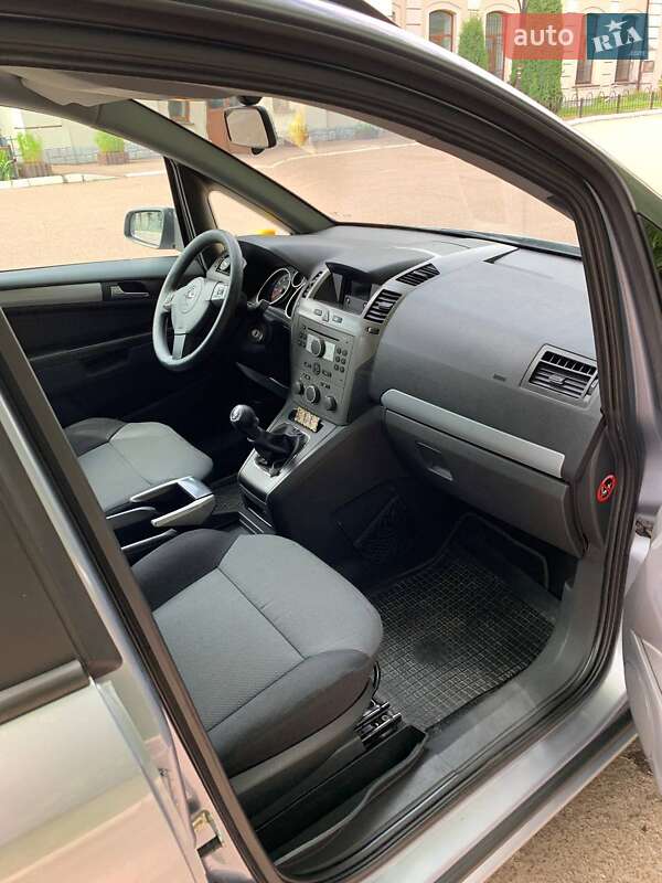 Мінівен Opel Zafira 2005 в Радивиліві