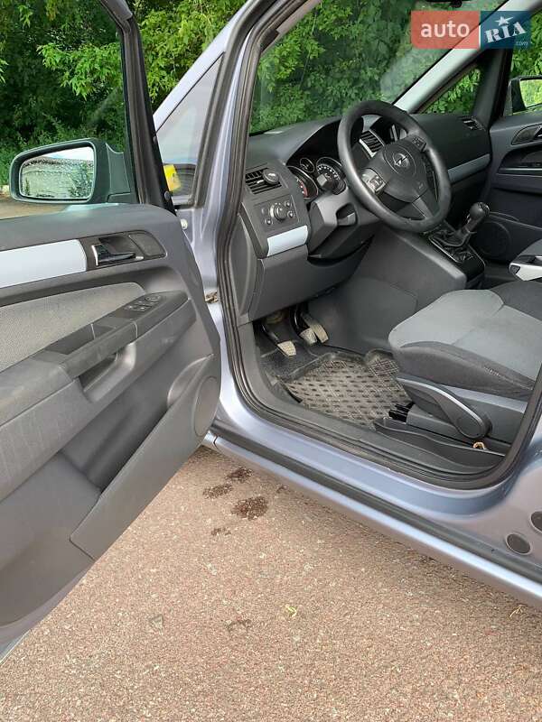 Мінівен Opel Zafira 2005 в Радивиліві
