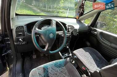 Минивэн Opel Zafira 2001 в 