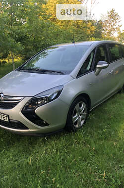 Минивэн Opel Zafira 2013 в Нововолынске