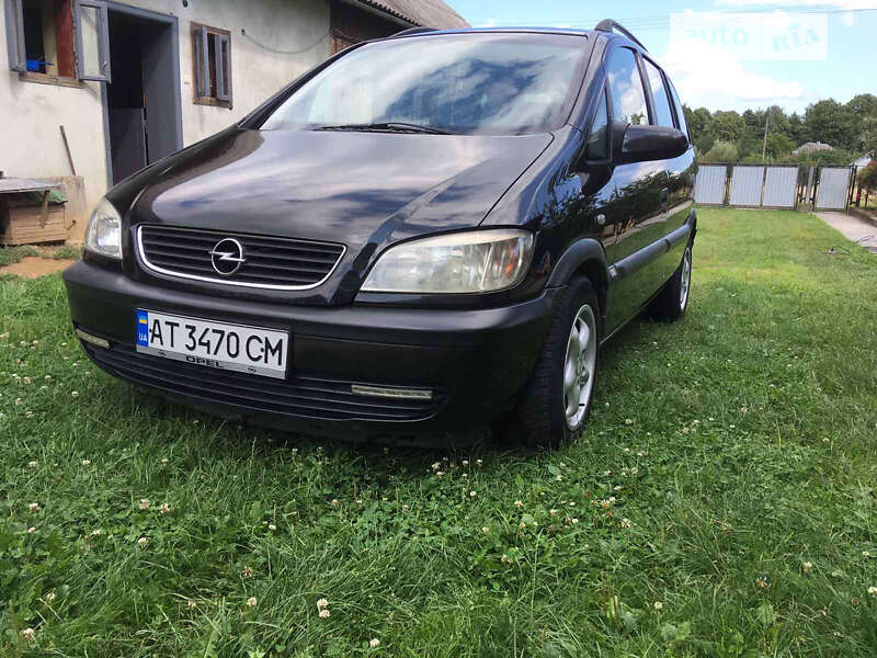 Минивэн Opel Zafira 2001 в Ивано-Франковске