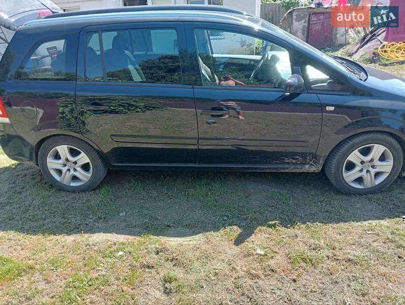 Минивэн Opel Zafira 2009 в Львове