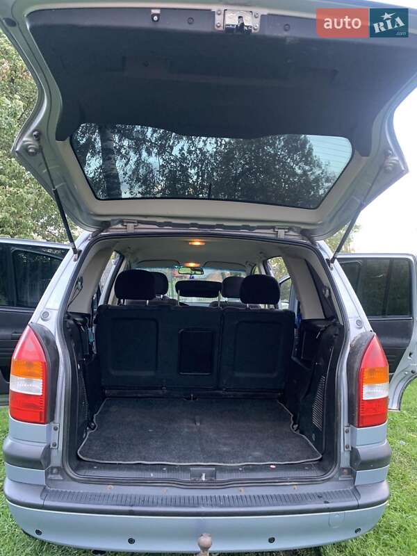 Мінівен Opel Zafira 2000 в Львові