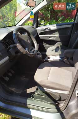 Минивэн Opel Zafira 2006 в Светловодске