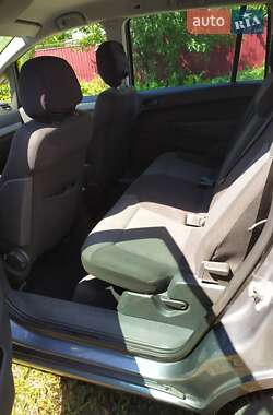 Минивэн Opel Zafira 2006 в Светловодске