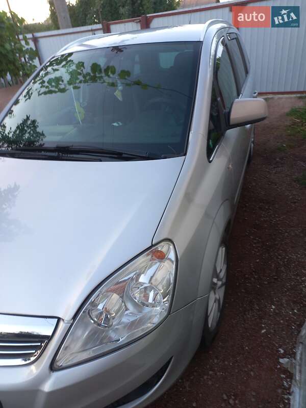 Мінівен Opel Zafira 2010 в Коростені