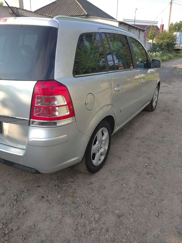 Мінівен Opel Zafira 2010 в Кременчуці