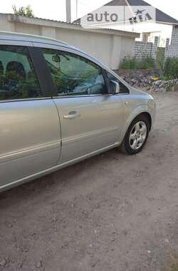 Минивэн Opel Zafira 2010 в Кременчуге