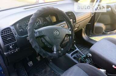 Минивэн Opel Zafira 2002 в Тячеве