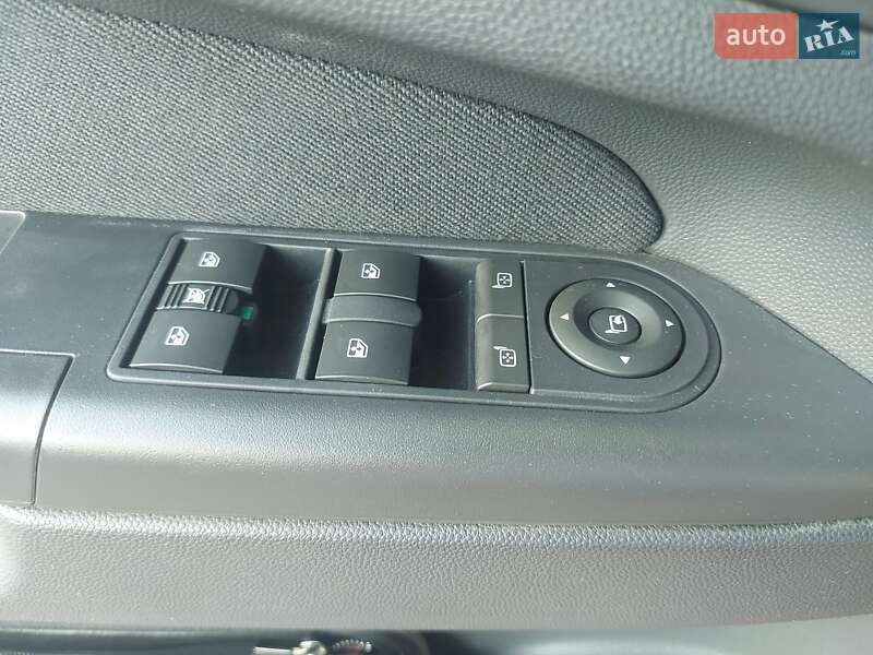 Мінівен Opel Zafira 2010 в Дніпрі