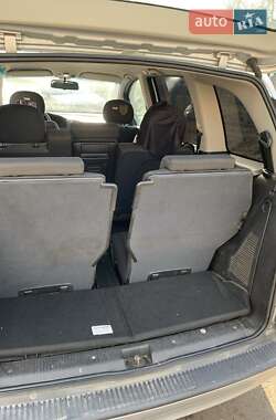 Минивэн Opel Zafira 2004 в 