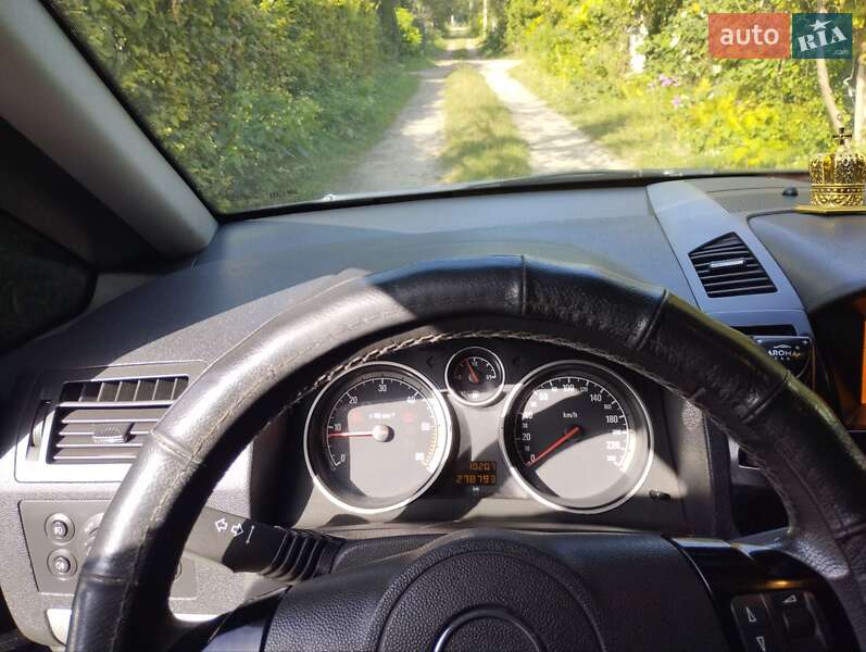 Мінівен Opel Zafira 2010 в Львові