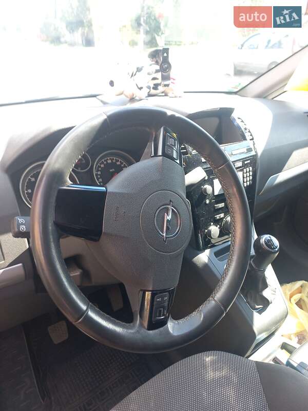 Мінівен Opel Zafira 2011 в Ніжині фото 3 Мінівен Opel Zafira 2011 в Ніжині