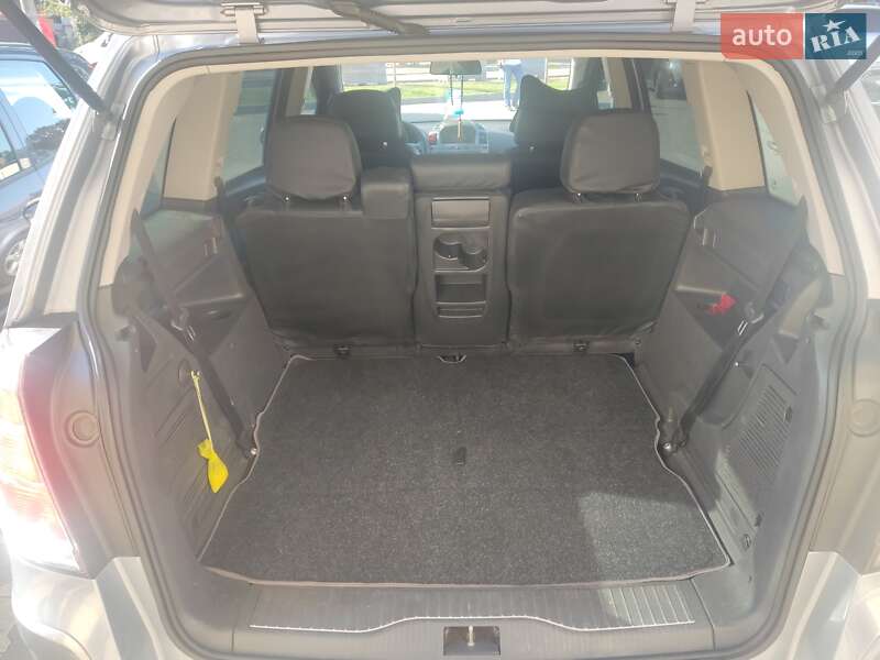 Минивэн Opel Zafira 2007 в Ирпене