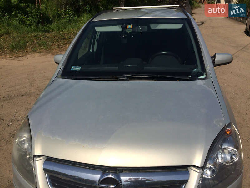 Минивэн Opel Zafira 2007 в Черновцах