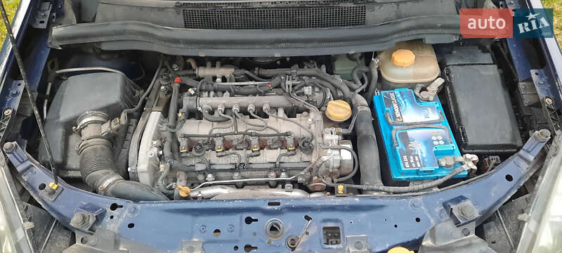 Мінівен Opel Zafira 2005 в Львові