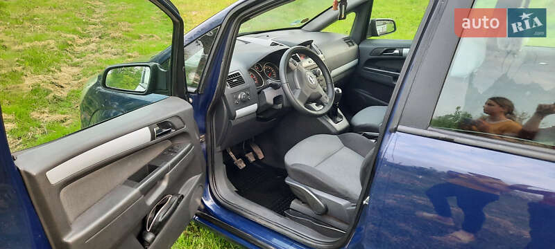 Мінівен Opel Zafira 2005 в Львові
