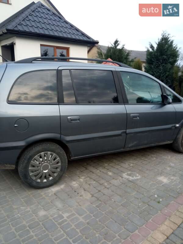 Минивэн Opel Zafira 2004 в Яворове