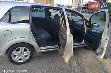 Минивэн Opel Zafira 2010 в Киеве