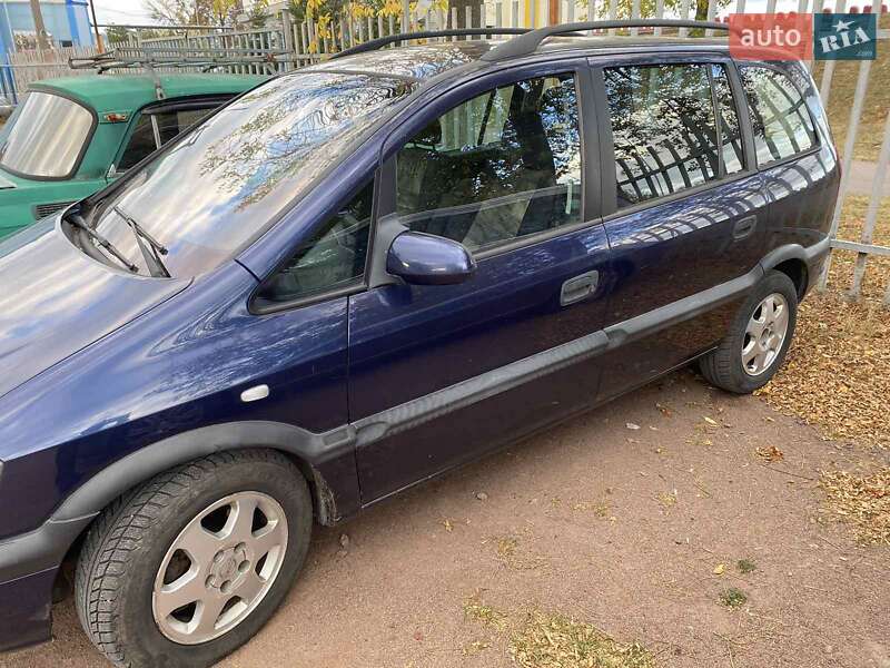 Мінівен Opel Zafira 2001 в Коростені