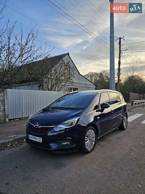 Opel Zafira 2016