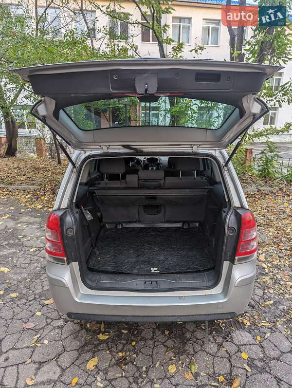 Минивэн Opel Zafira 2010 в Полтаве