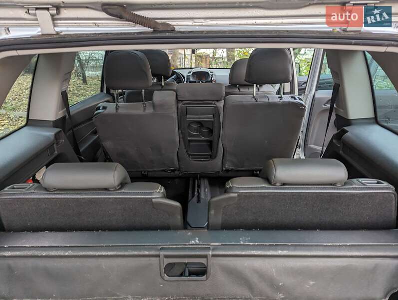 Минивэн Opel Zafira 2010 в Полтаве