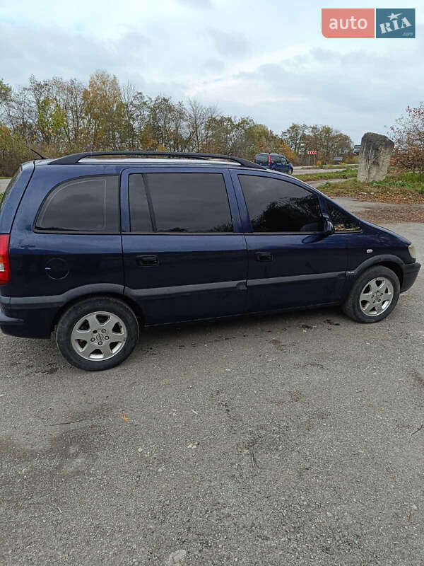 Мінівен Opel Zafira 2001 в Золочеві