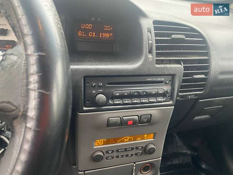 Минивэн Opel Zafira 2004 в 