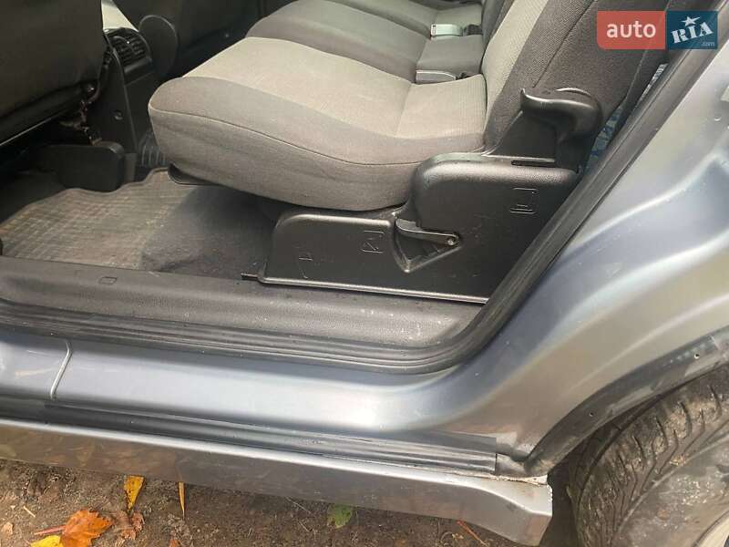 Минивэн Opel Zafira 2004 в Львове фото 4 Минивэн Opel Zafira 2004 в Львове