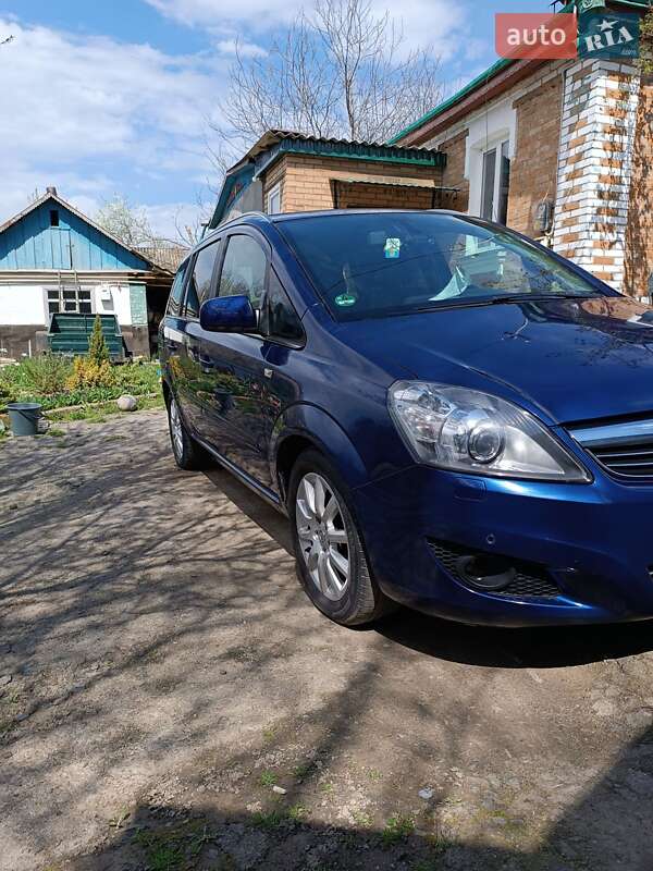 Минивэн Opel Zafira 2009 в Виннице