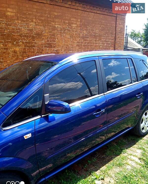 Минивэн Opel Zafira 2008 в Лубнах