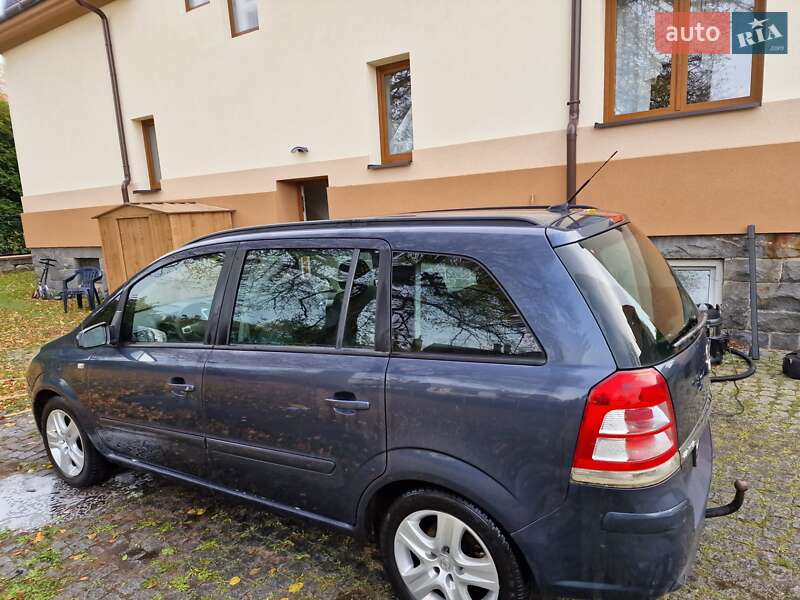 Минивэн Opel Zafira 2008 в Луцке