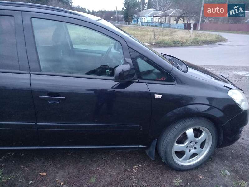 Мінівен Opel Zafira 2010 в Полтаві