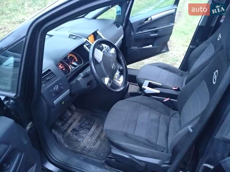 Мінівен Opel Zafira 2010 в Полтаві