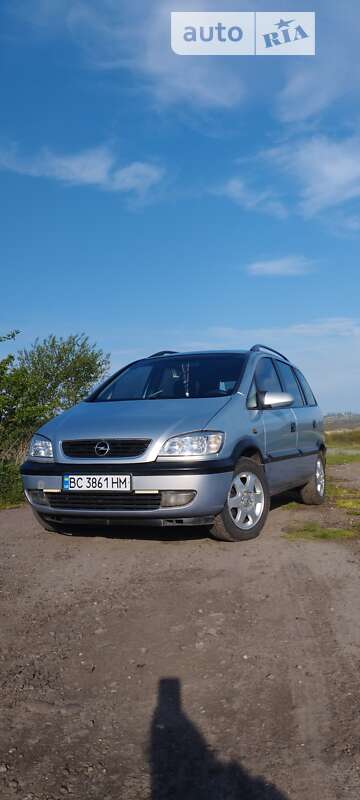 Минивэн Opel Zafira 2001 в Городке