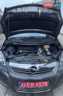 Минивэн Opel Zafira 2012 в 
