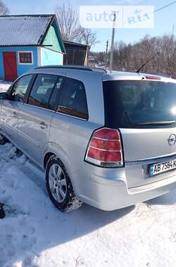 Минивэн Opel Zafira 2005 в Томашполе